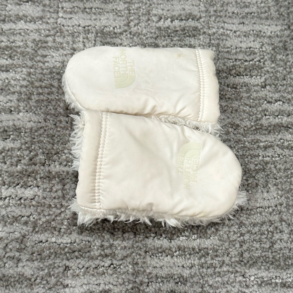 The North Face Cream Baby Mittens
